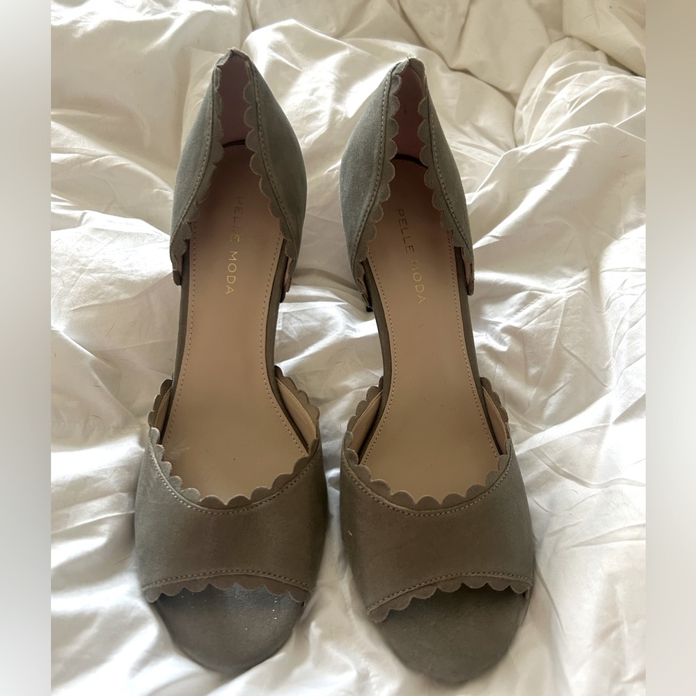 NWOT Metallic Gray Heels